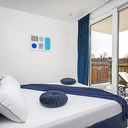 Angie With Heated Pool