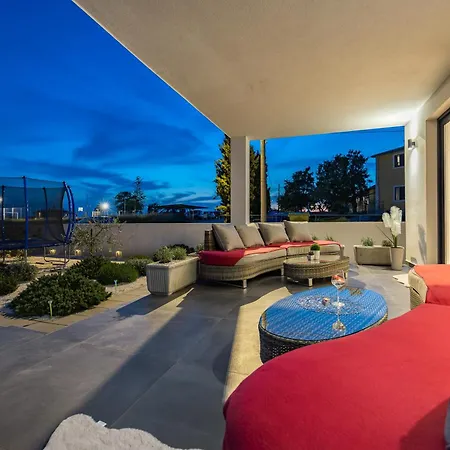 Vila Angie With Heated Pool