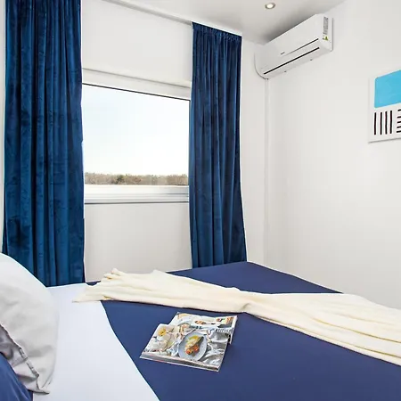 Angie With Heated Pool * Vodnjan