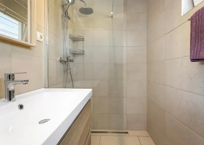 Angie With Heated Pool Βίλα