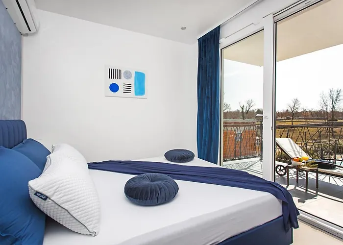 Angie With Heated Pool