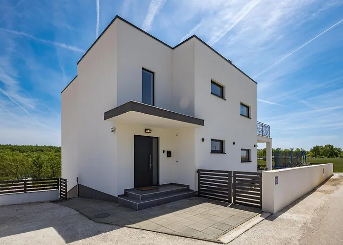 Angie With Heated Pool * Vodnjan