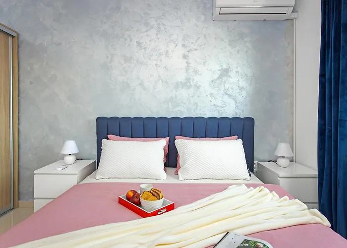 Angie With Heated Pool Βίλα