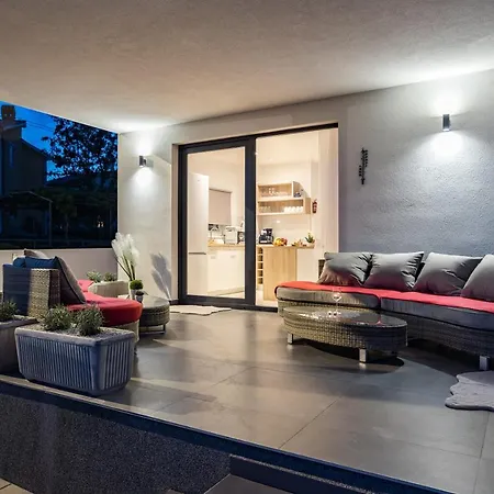 Angie With Heated Pool וודניאן