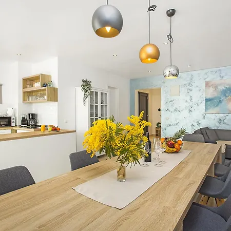 Angie With Heated Pool וילה וודניאן