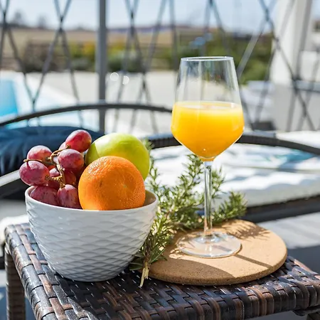 Angie With Heated Pool * וודניאן