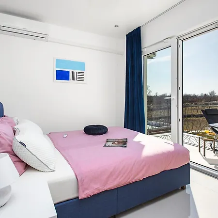 וילה Angie With Heated Pool וודניאן