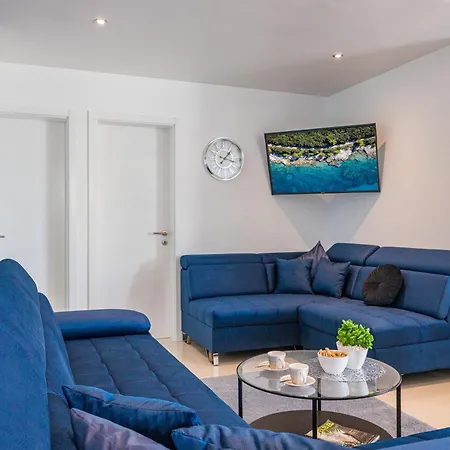 Angie With Heated Pool וילה