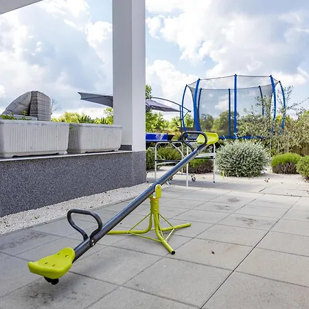 Angie With Heated Pool