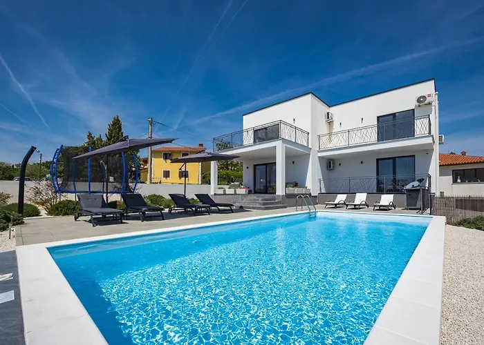Villa Angie With Heated Pool Vodnjan