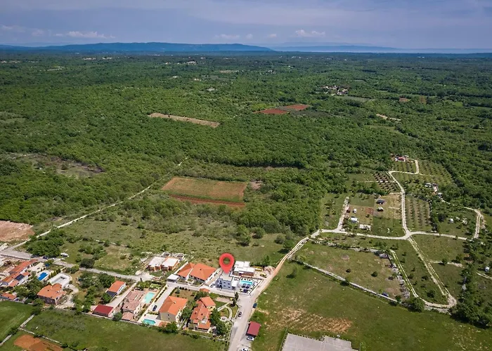 Angie With Heated Pool Vodnjan