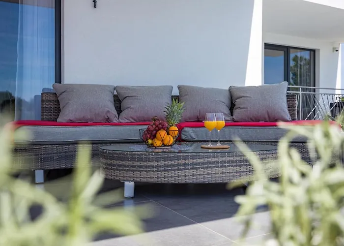 Angie With Heated Pool Vodnjan