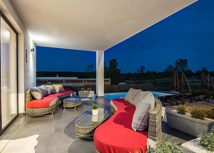 Villa Angie With Heated Pool Vodnjan