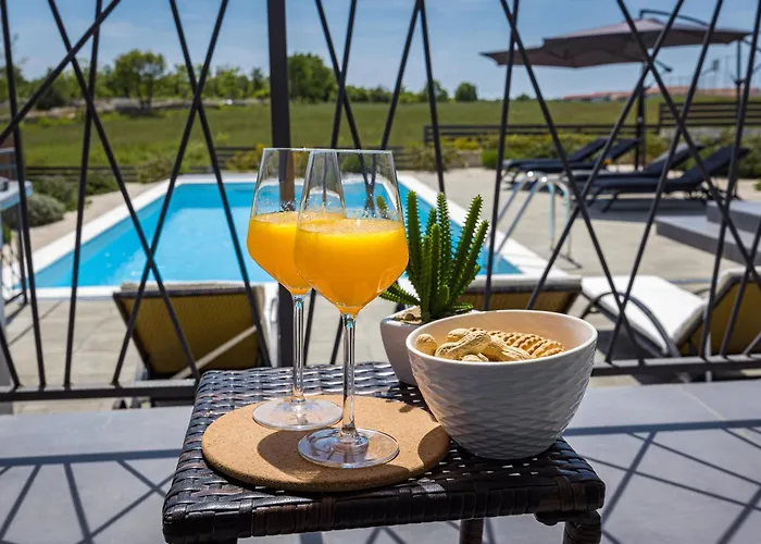 Angie With Heated Pool * Vodnjan