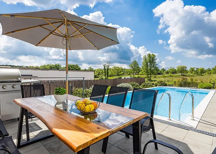 Villa Angie With Heated Pool Vodnjan